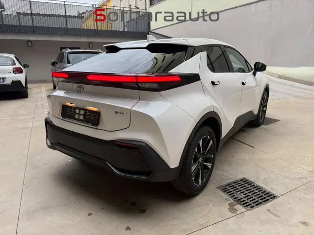 Toyota C-HR view 5