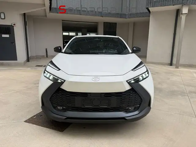 Toyota C-HR view 8