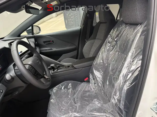 Toyota C-HR view 28