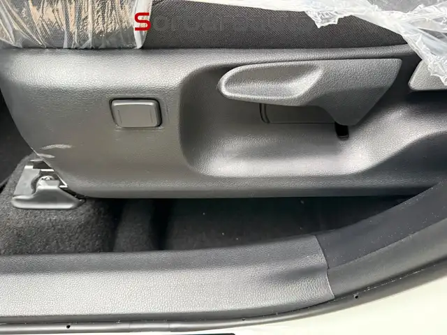 Toyota C-HR view 26