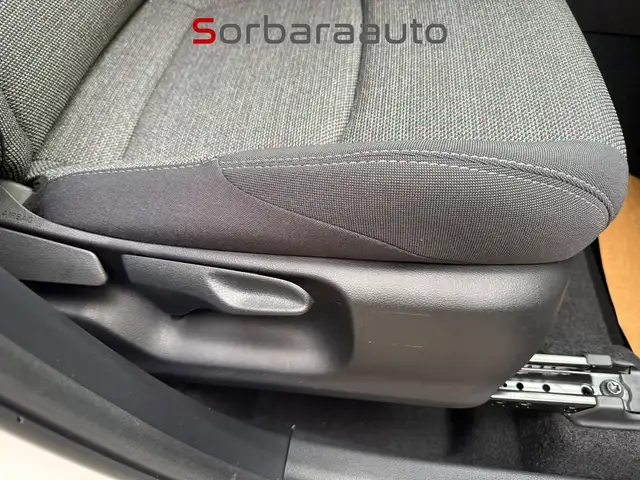Toyota C-HR view 30
