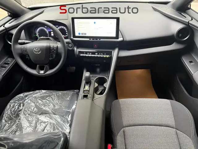Toyota C-HR view 14