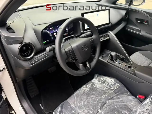 Toyota C-HR view 12
