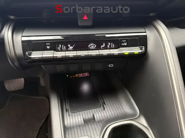 Toyota C-HR view 23