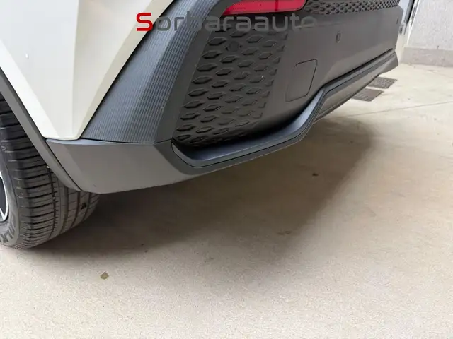 Toyota C-HR view 10