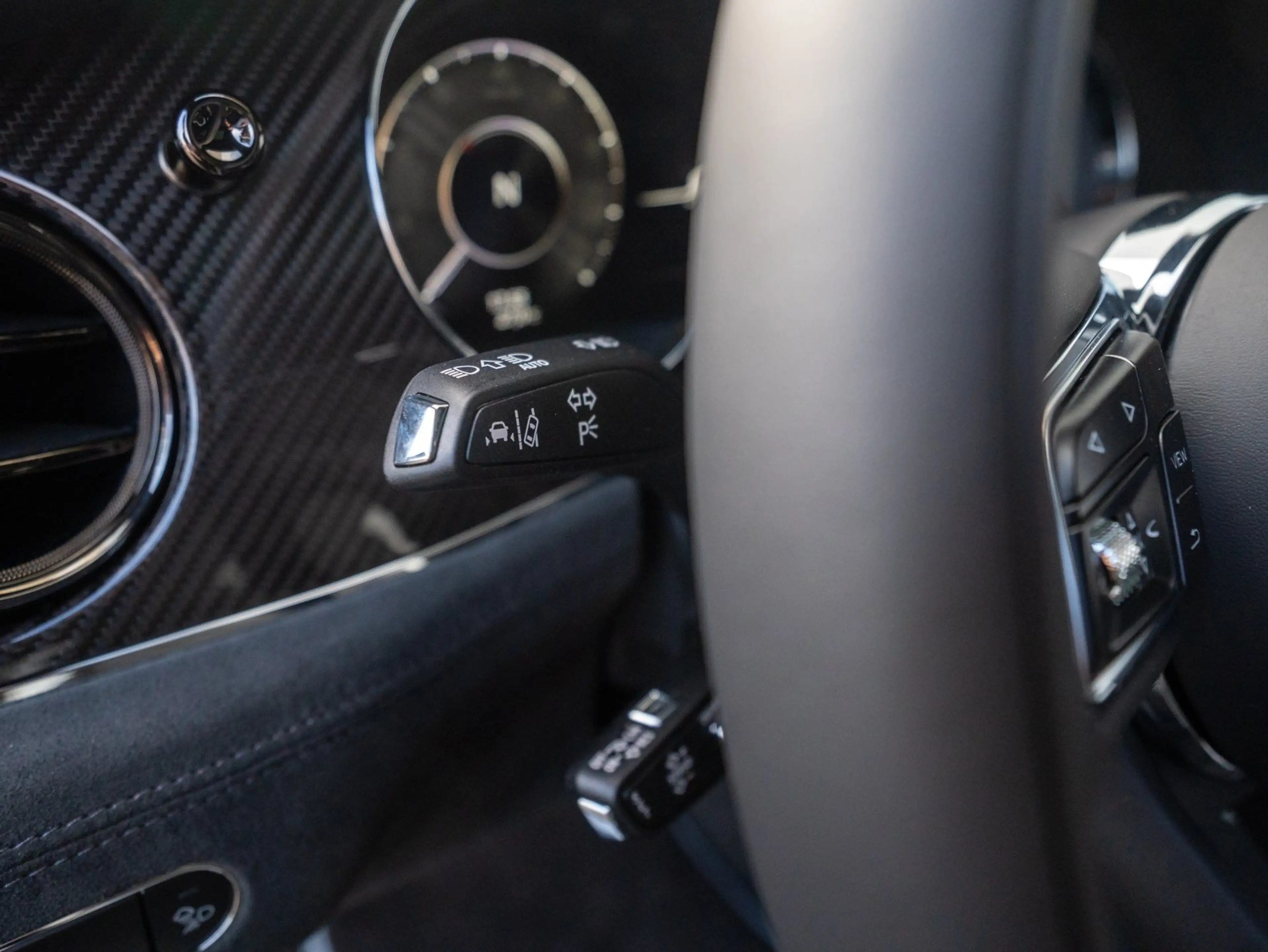 Bentley Bentayga Speed V8 Akrapovic — photo 12