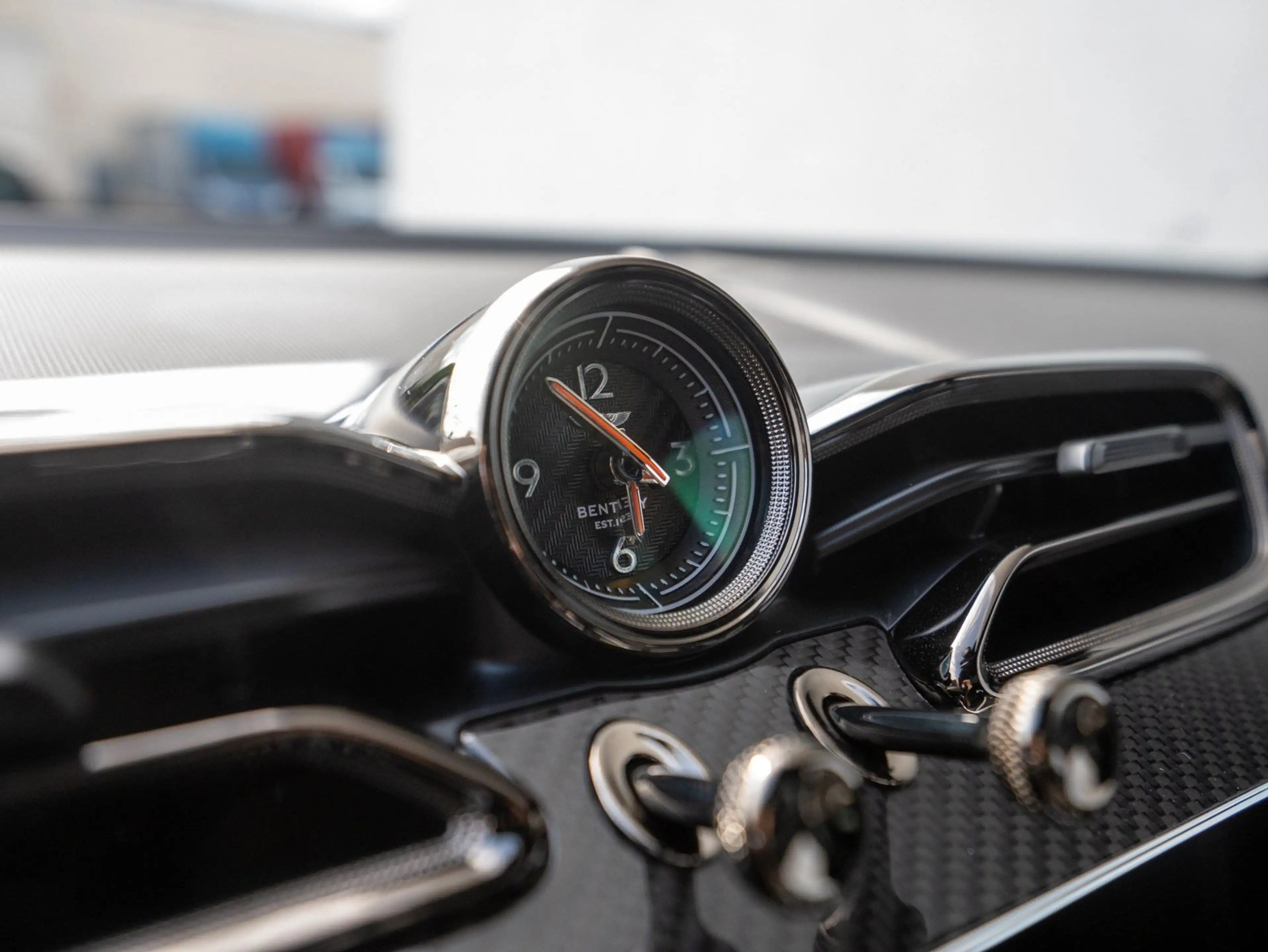 Bentley Bentayga Speed V8 Akrapovic — photo 14