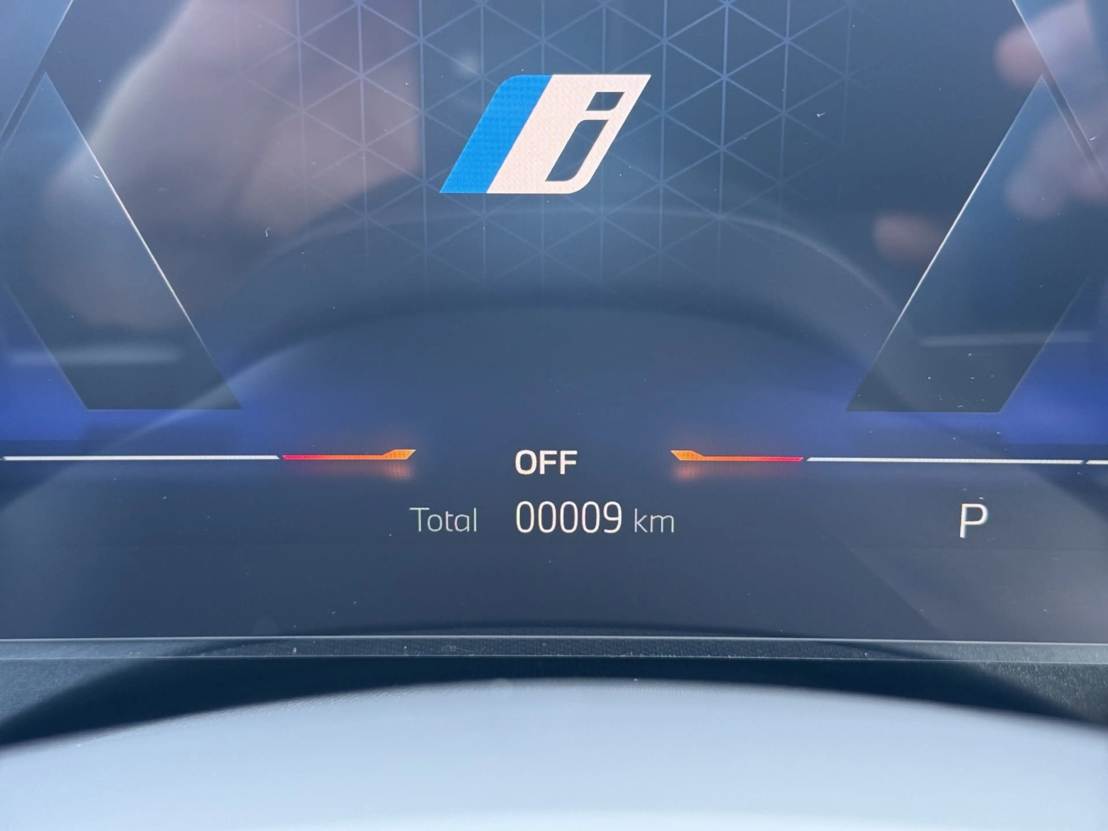 BMW 550 e xDrive — photo 11