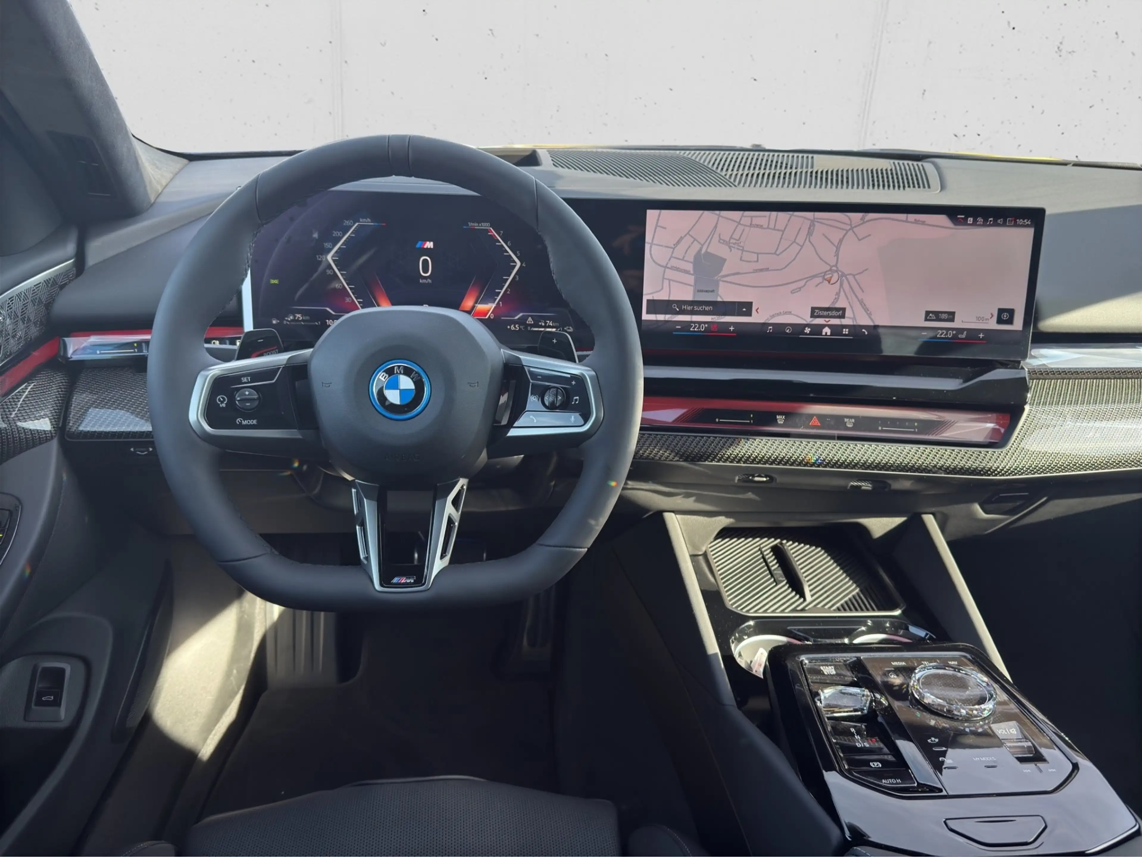 BMW 550 e xDrive — photo 14