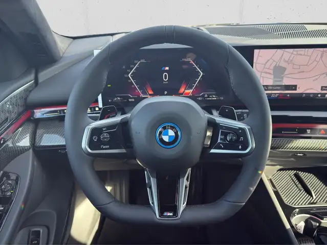 BMW 5 Series view 13