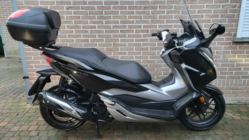 Honda Forza 300