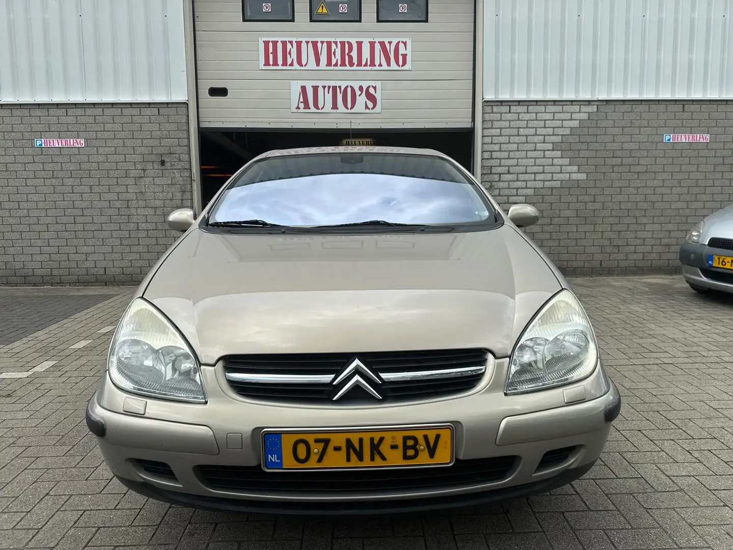 Citroen C5 3.0 V6 Exclusive | Airco | Luchtvering | APK Beige - 2