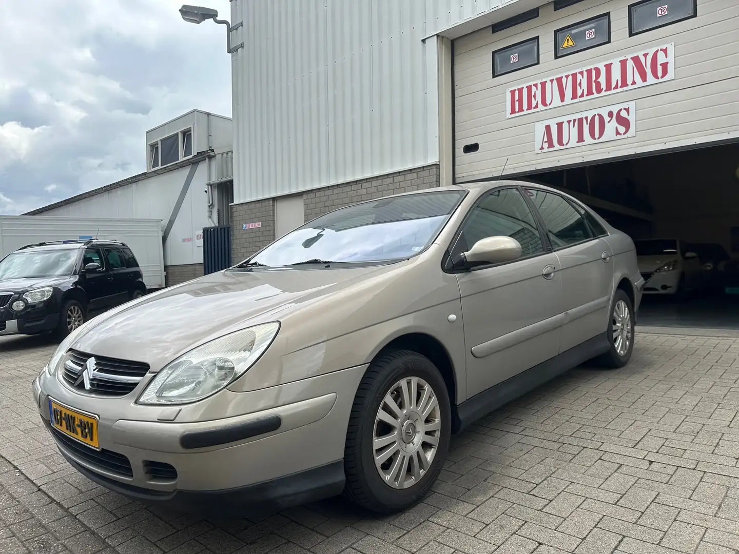 Citroen C5 3.0 V6 Exclusive | Airco | Luchtvering | APK Beige - 1