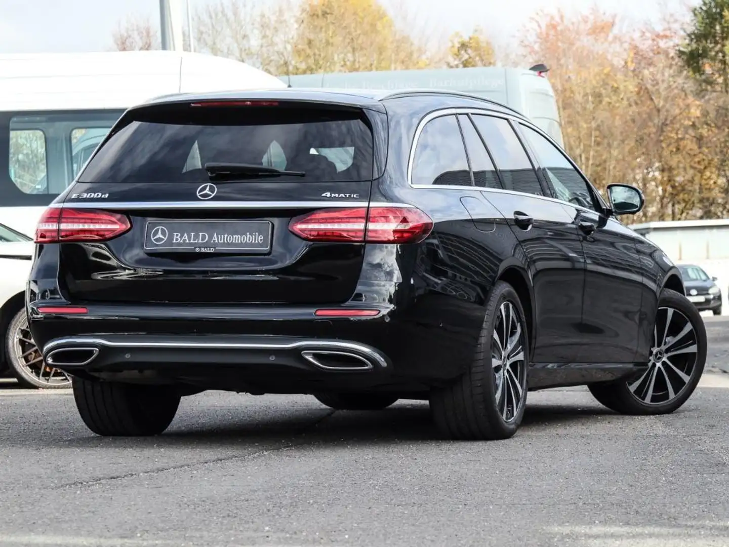Mercedes-Benz E 300 d 4M T Avantgarde/MLB/360/Pano/AHK/HUD/18" Schwarz - 2