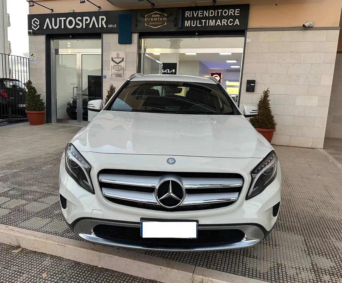 Mercedes-Benz GLA 200 GLA-X156 2014 d (cdi) Sport auto Blanc - 1