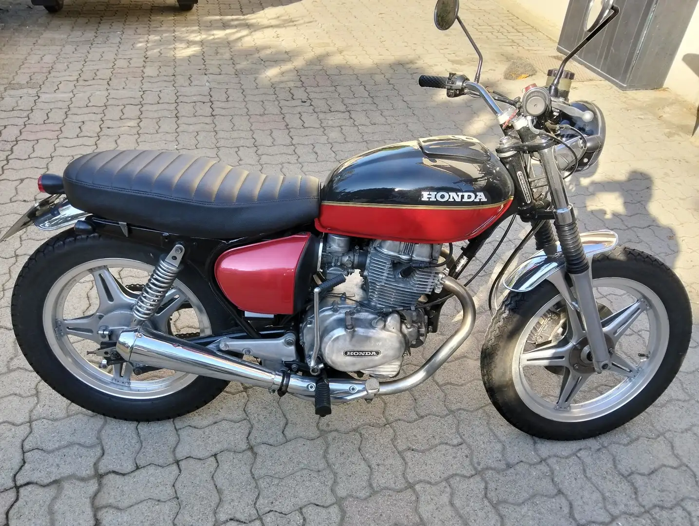 Honda CB 400 Rood - 2