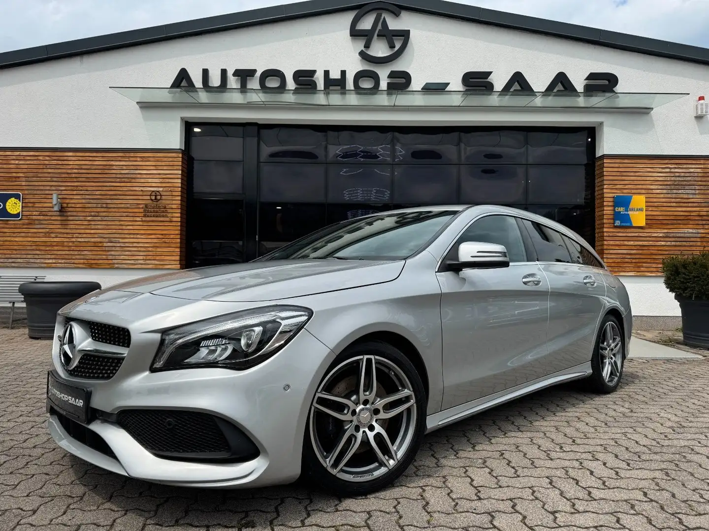 Mercedes-Benz CLA 220 CDI d Shooting Brake /AMG LINE/ALCANTARA Argent - 1