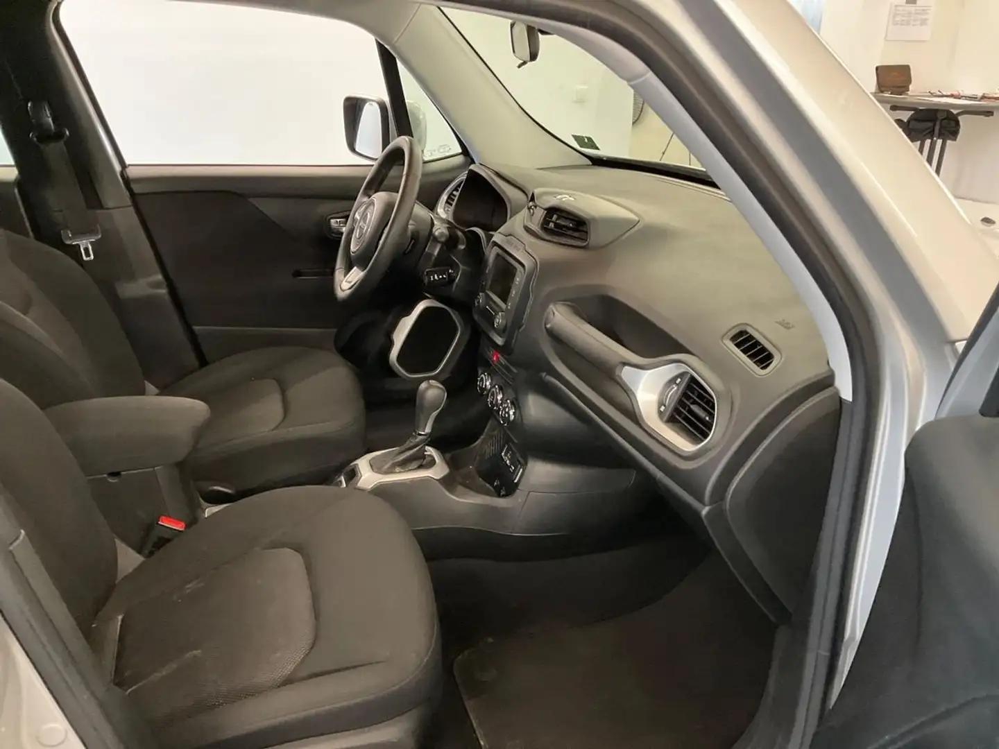 Jeep Renegade Renegade+1.4+MultiAir+DSG+Longitude Grau - 2