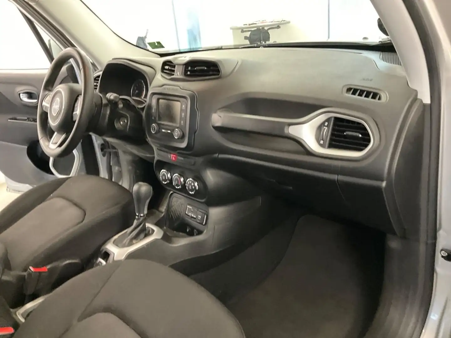 Jeep Renegade Renegade+1.4+MultiAir+DSG+Longitude Grau - 1