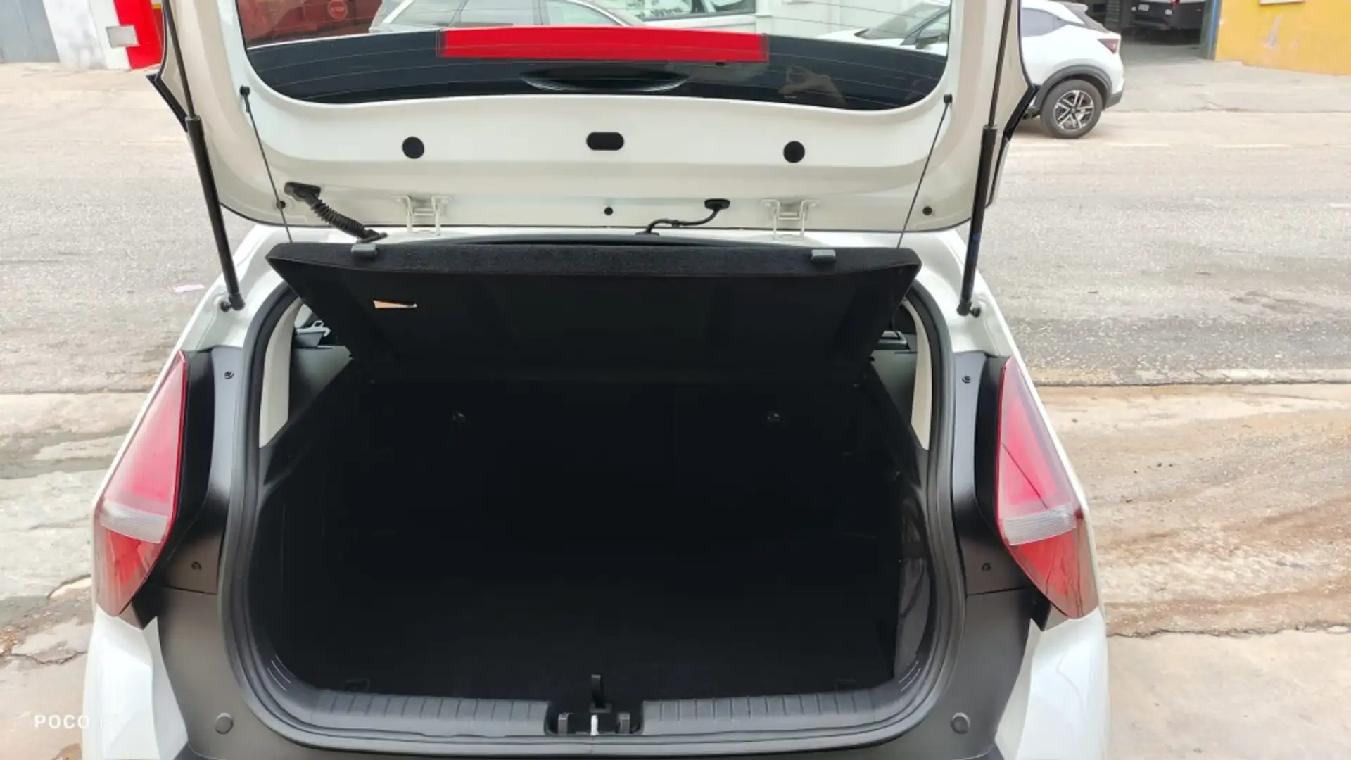 Hyundai BAYON 1.0 TGDI 48V Maxx Wit - 2