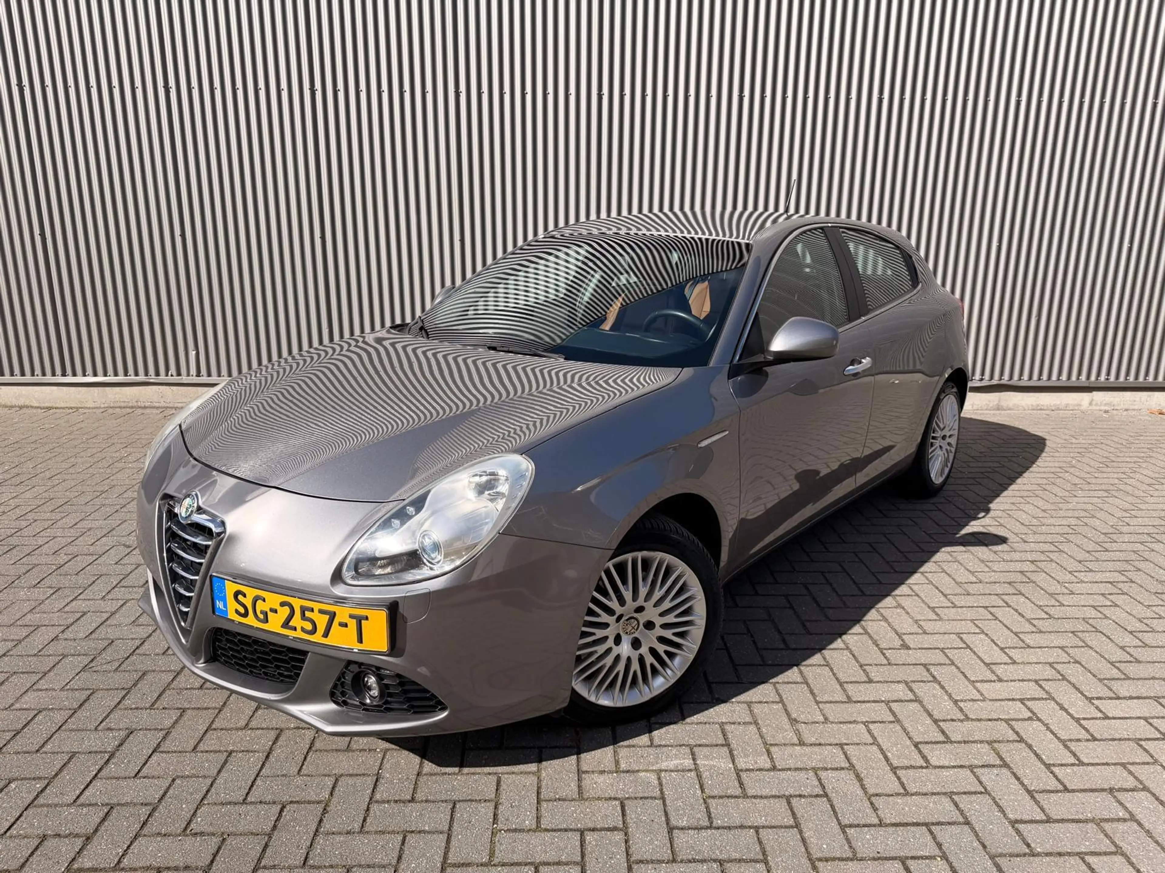 Alfa Romeo Giulietta 1.4 T Distinctive Automaat|Navi|Leder|PDC|Stoelver