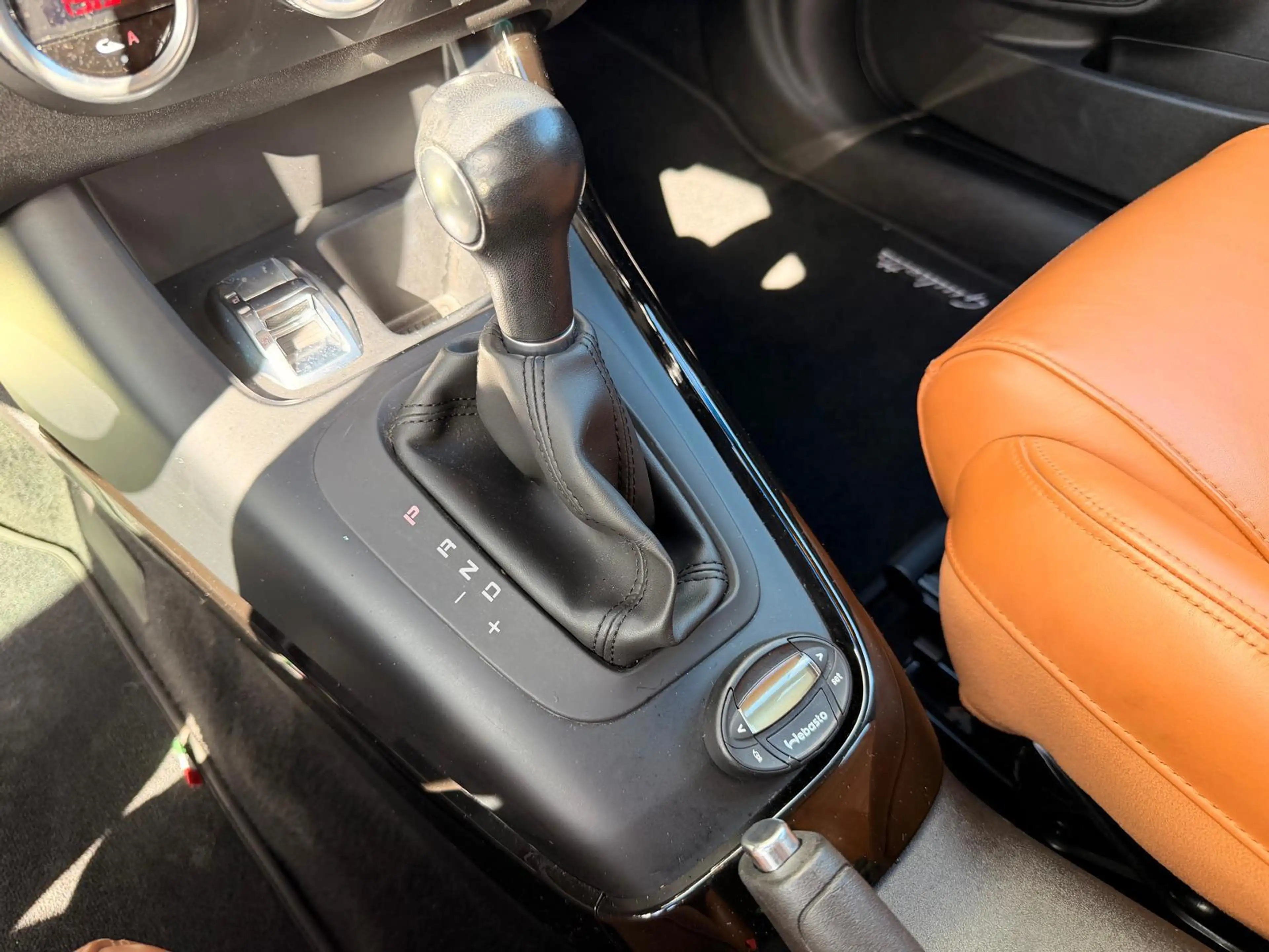 Alfa Romeo Giulietta 1.4 T Distinctive Automaat|Navi|Leder|PDC|Stoelver — photo 18