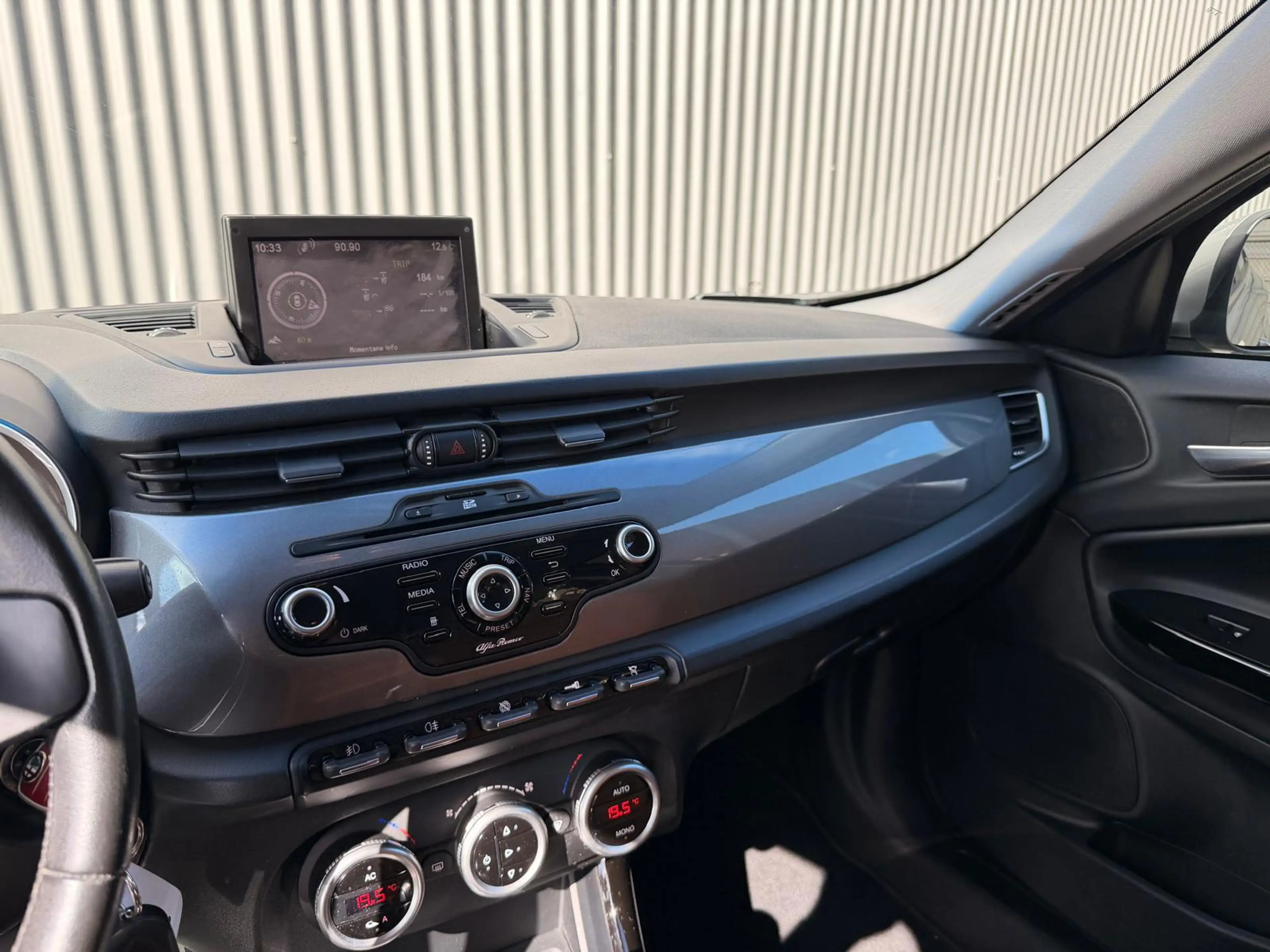 Alfa Romeo Giulietta 1.4 T Distinctive Automaat|Navi|Leder|PDC|Stoelver — photo 13
