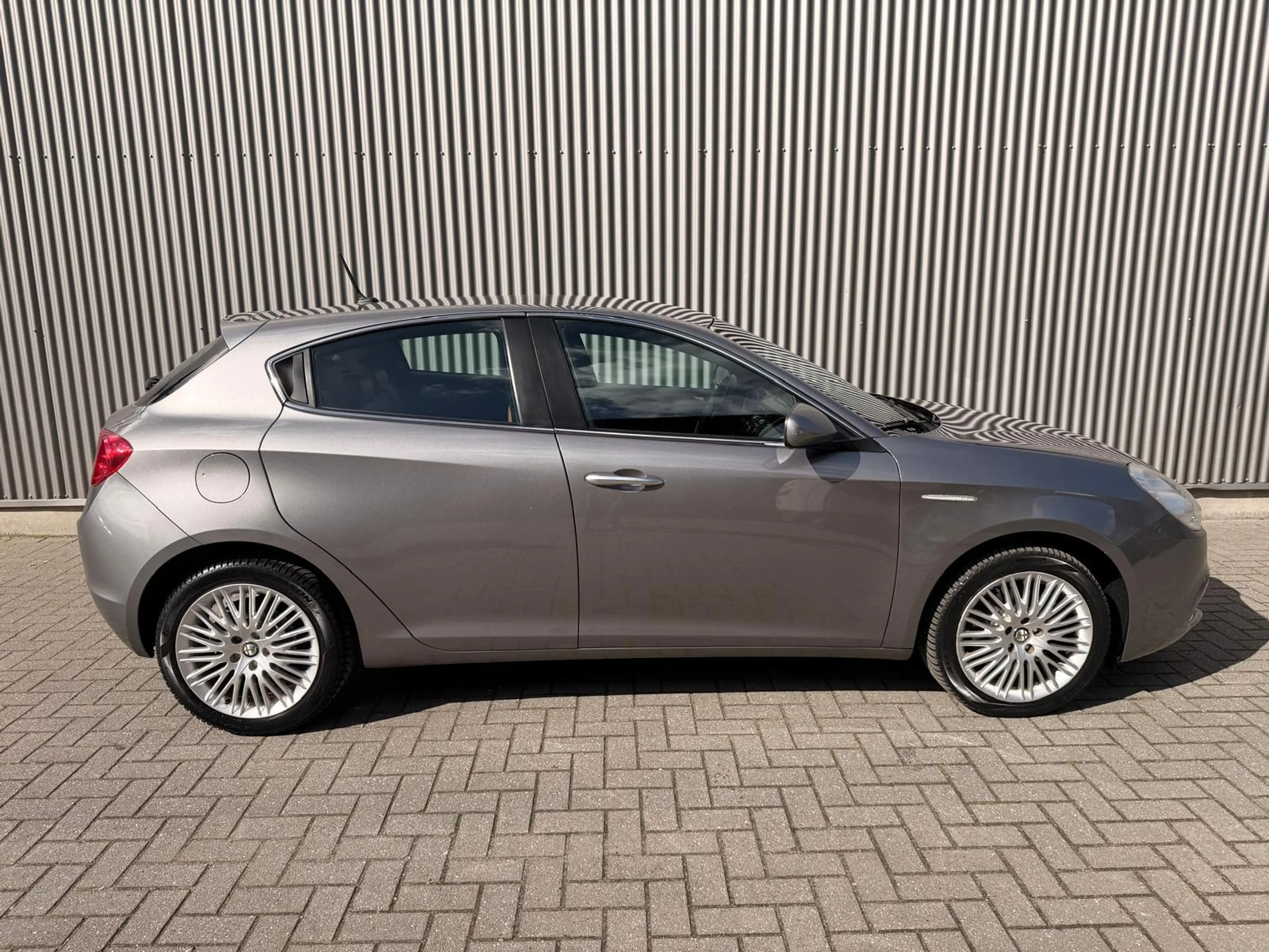 Alfa Romeo Giulietta 1.4 T Distinctive Automaat|Navi|Leder|PDC|Stoelver — photo 4