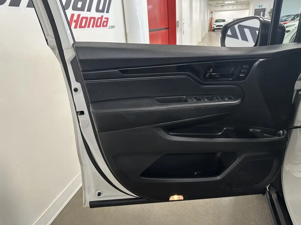 Honda Odyssey снимка Honda Odyssey