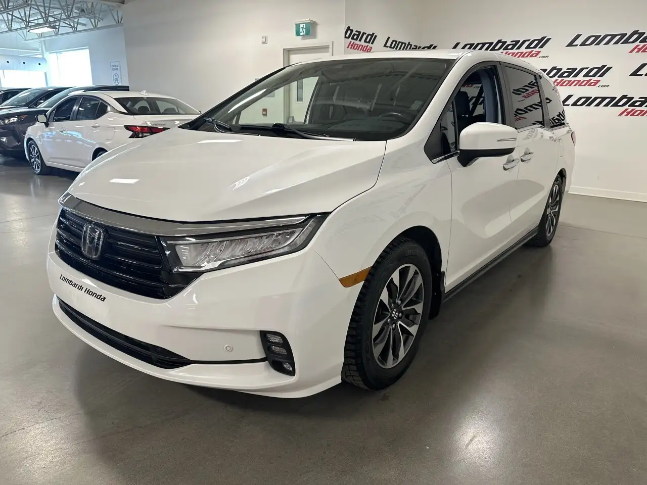 Honda Odyssey снимка Honda Odyssey