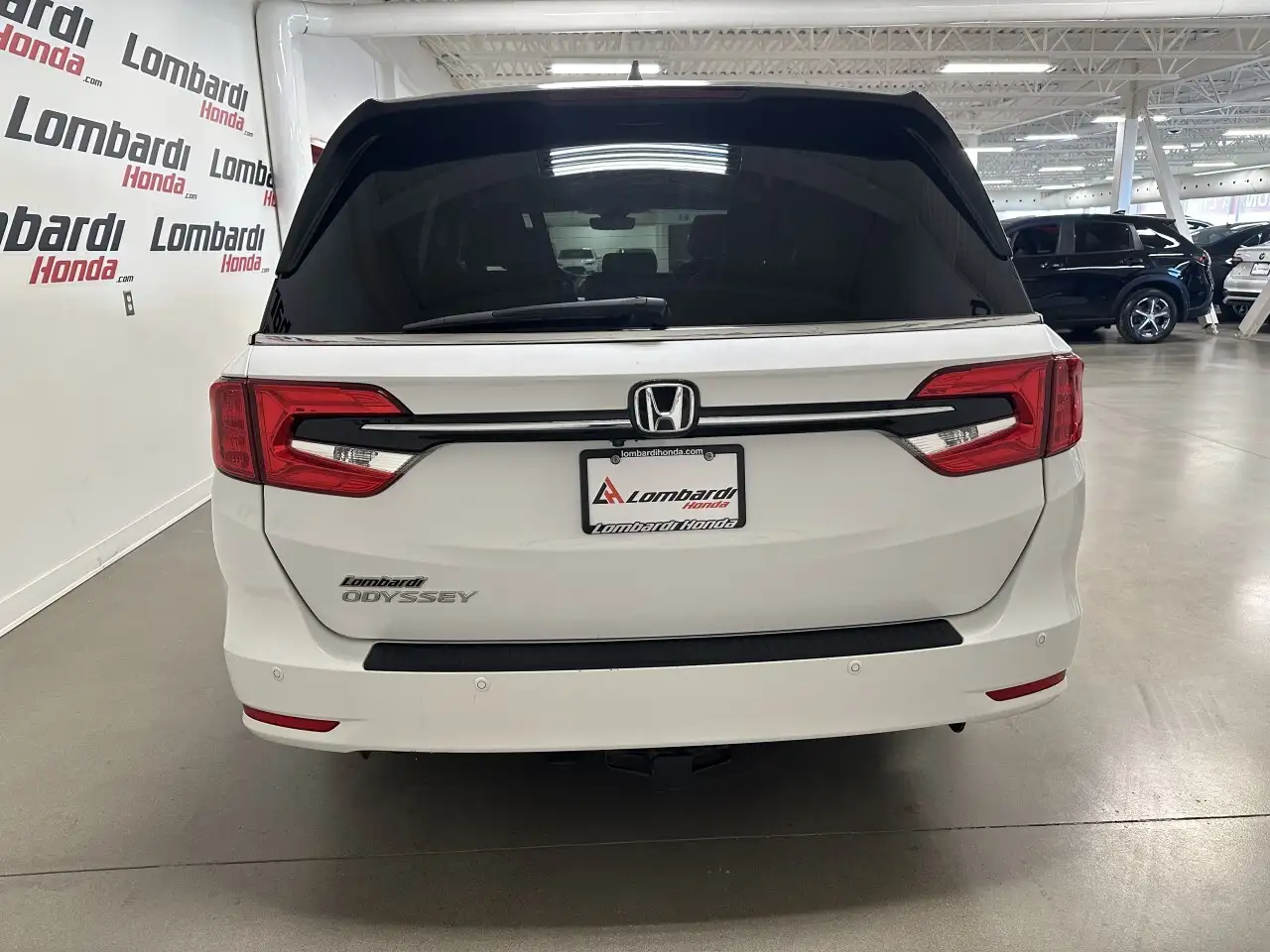 Honda Odyssey снимка Honda Odyssey