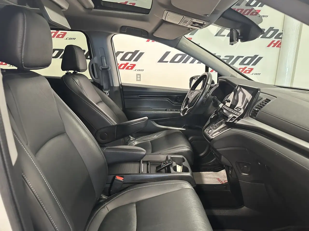Honda Odyssey снимка Honda Odyssey