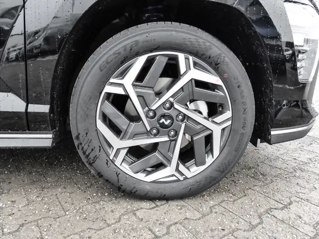 Hyundai Kona view 3