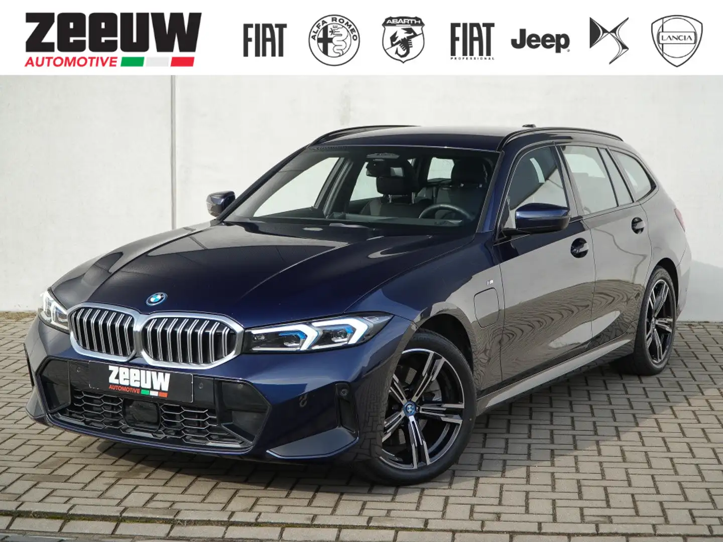 BMW 330 3-serie Touring 330e M-Sport | HiFi | HUD | Parkin Blauw - 1