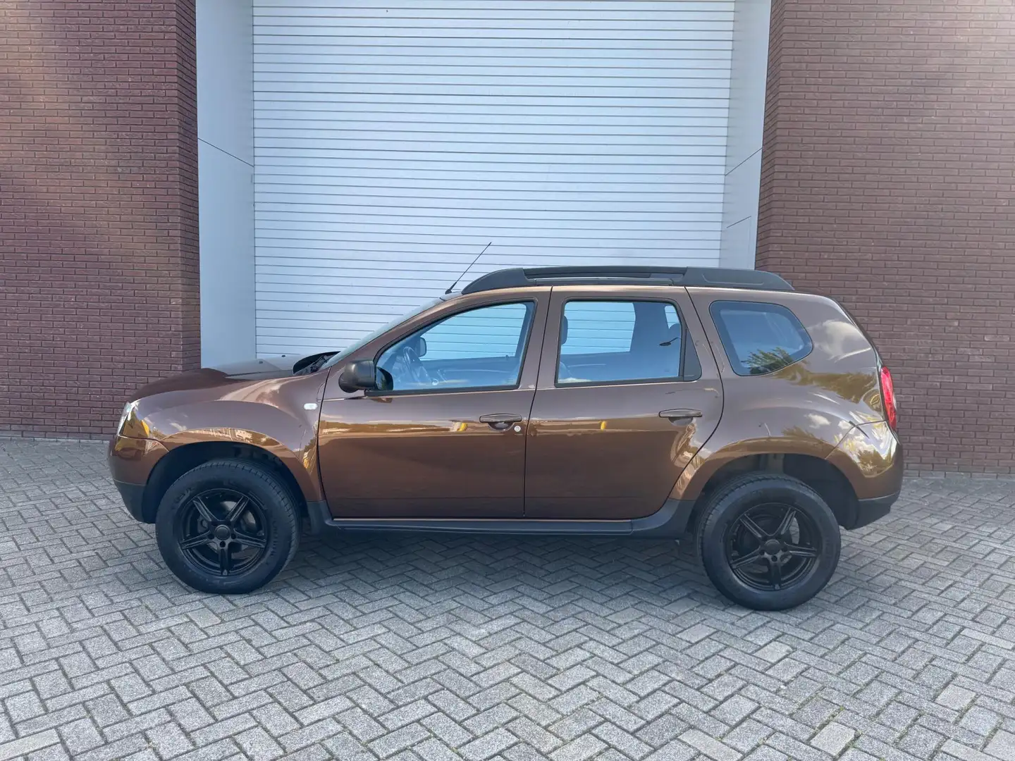 Dacia Duster 1.6 Lauréate 2wd Airco Isofix Leder Lmv Nap Marrone - 2