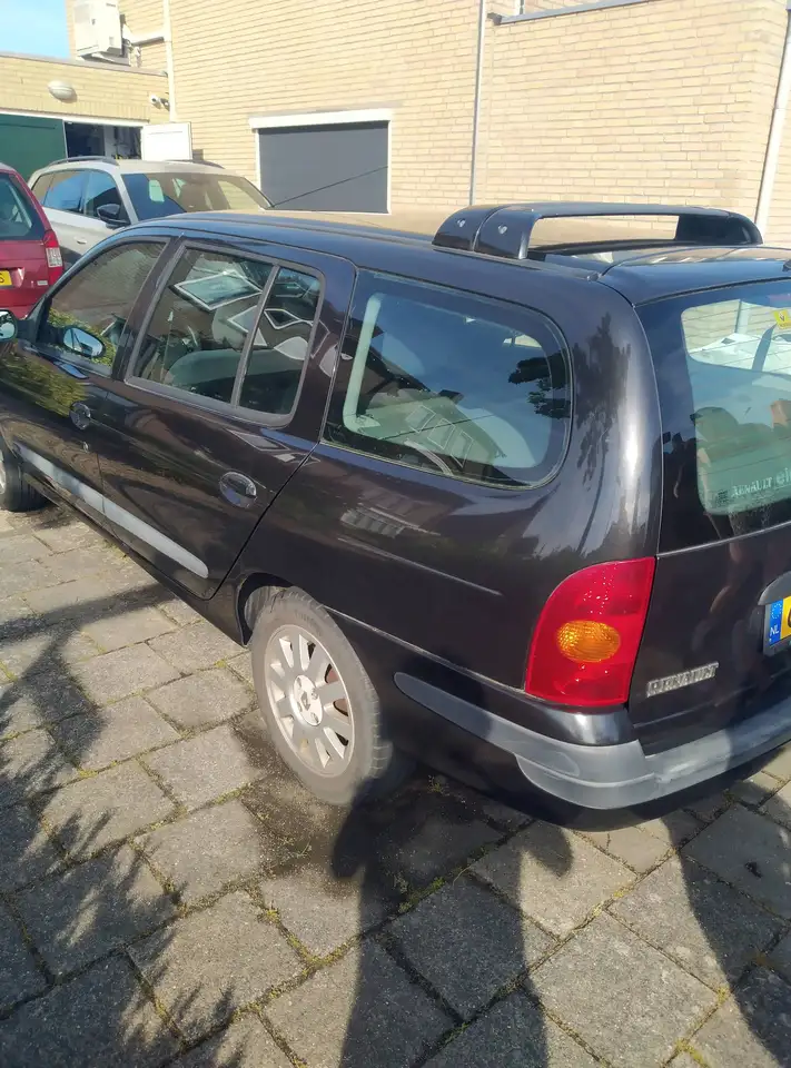 Renault Megane 1.6-16V Expression, foto 2