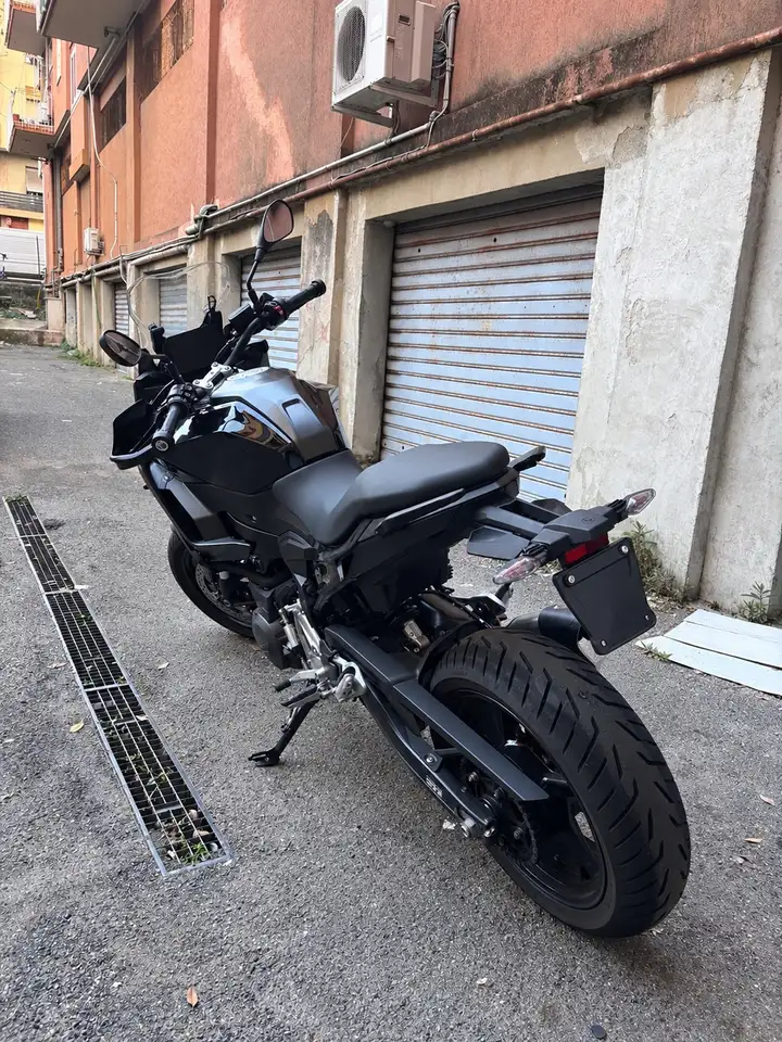 BMW F 900 XR