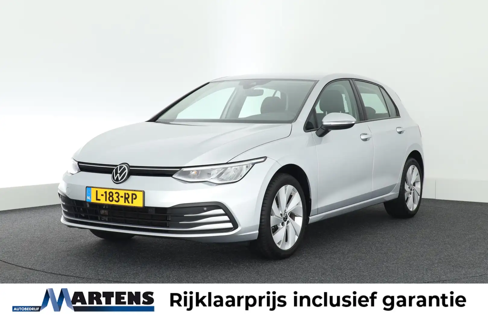 Volkswagen Golf 1.0 TSI 110pk Life Navigatie Cruise Control Parkee Grijs - 1