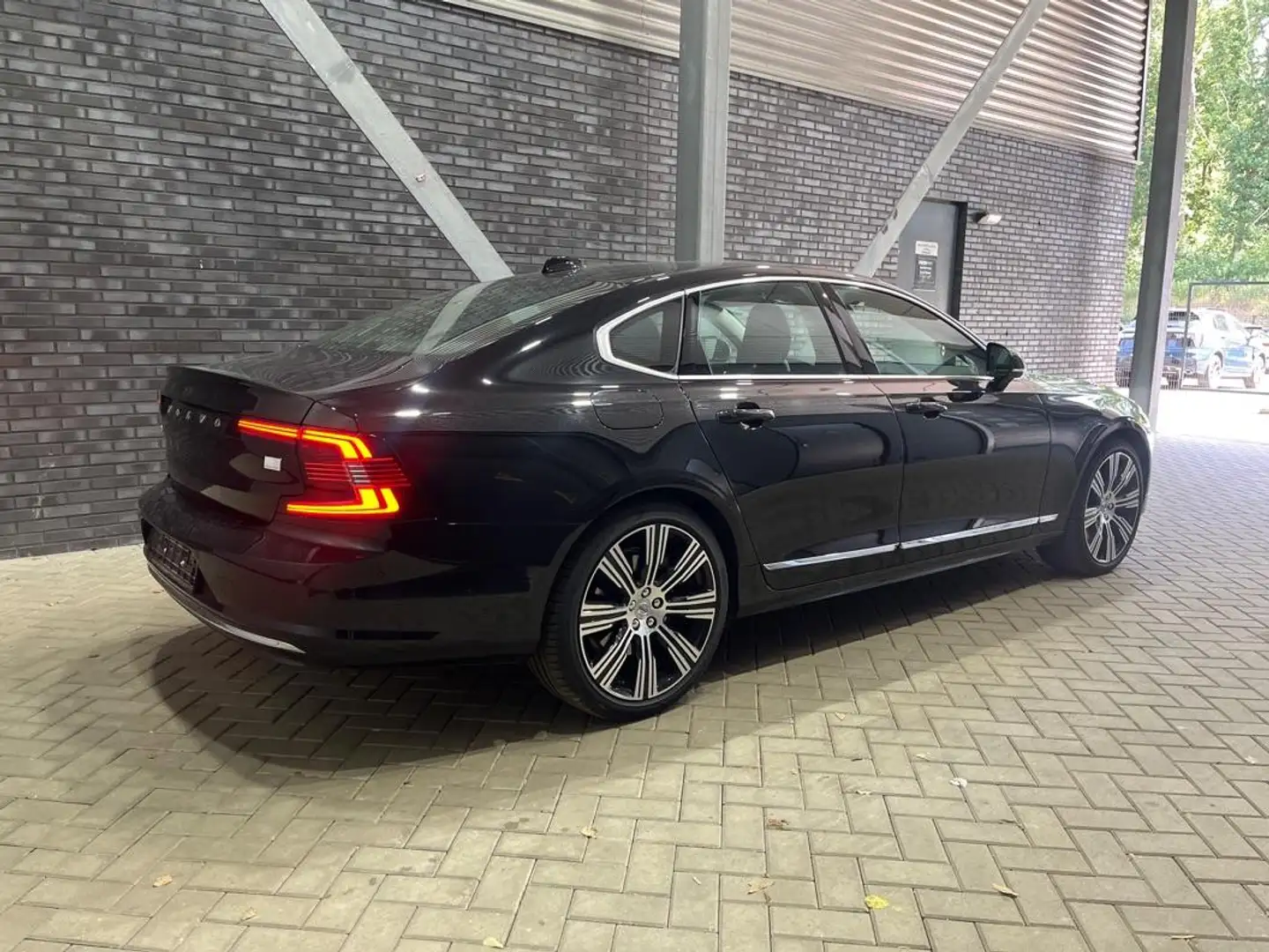 Volvo S90 T8 AWD Plus Bright | Luchtvering Achter | Schuif/k Zwart - 2