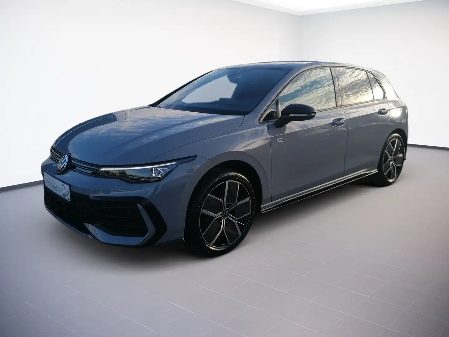 Volkswagen Golf R-Line 1.5 eTSI OPF DSG 18ALU.AHK.NAV Černá - 2