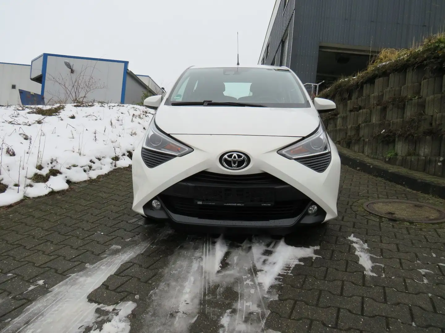 Toyota Aygo AYGO x-play*TeamD*Tempoma*Apple*Rückfahrkam Weiß - 2