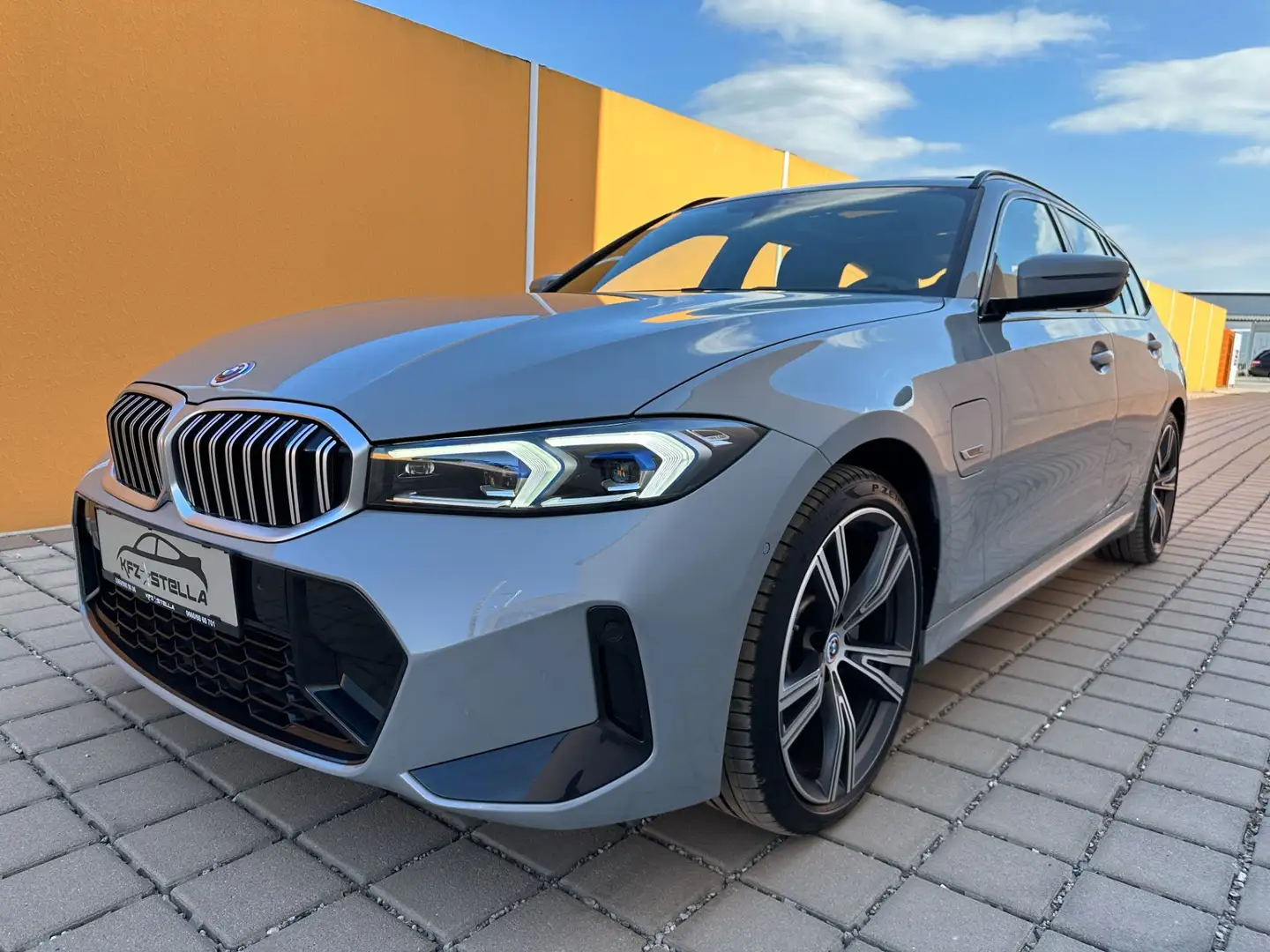 BMW 330 e PHEV Touring Aut. Argent - 1