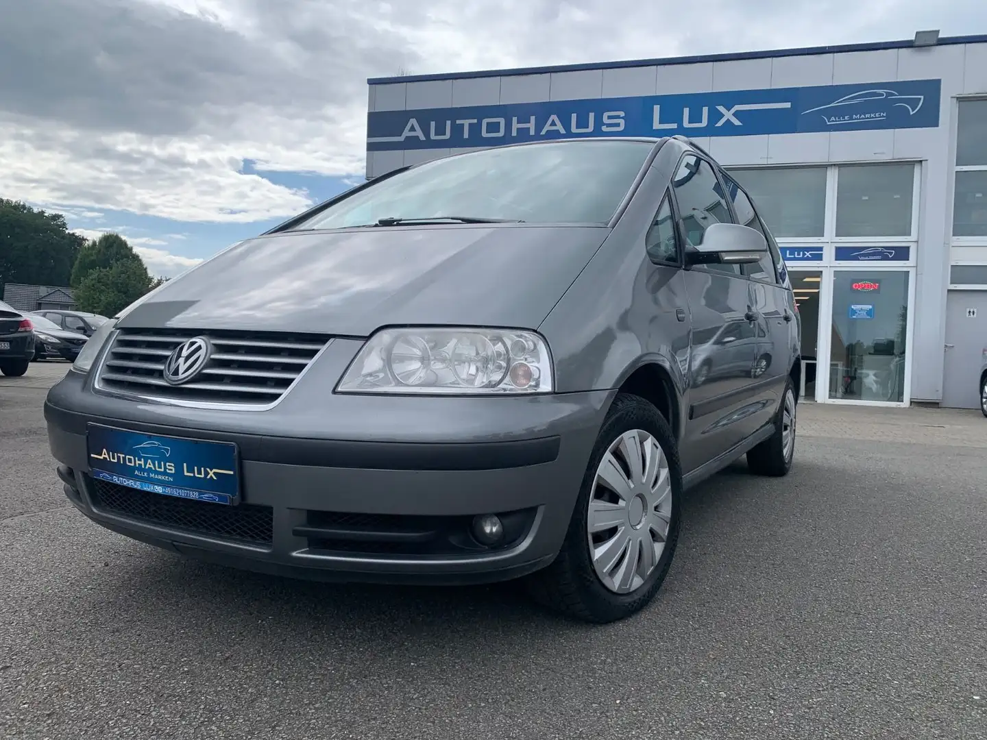 Volkswagen Sharan Trendline 1.9/7Sitzer/TÜV NEU Grau - 1