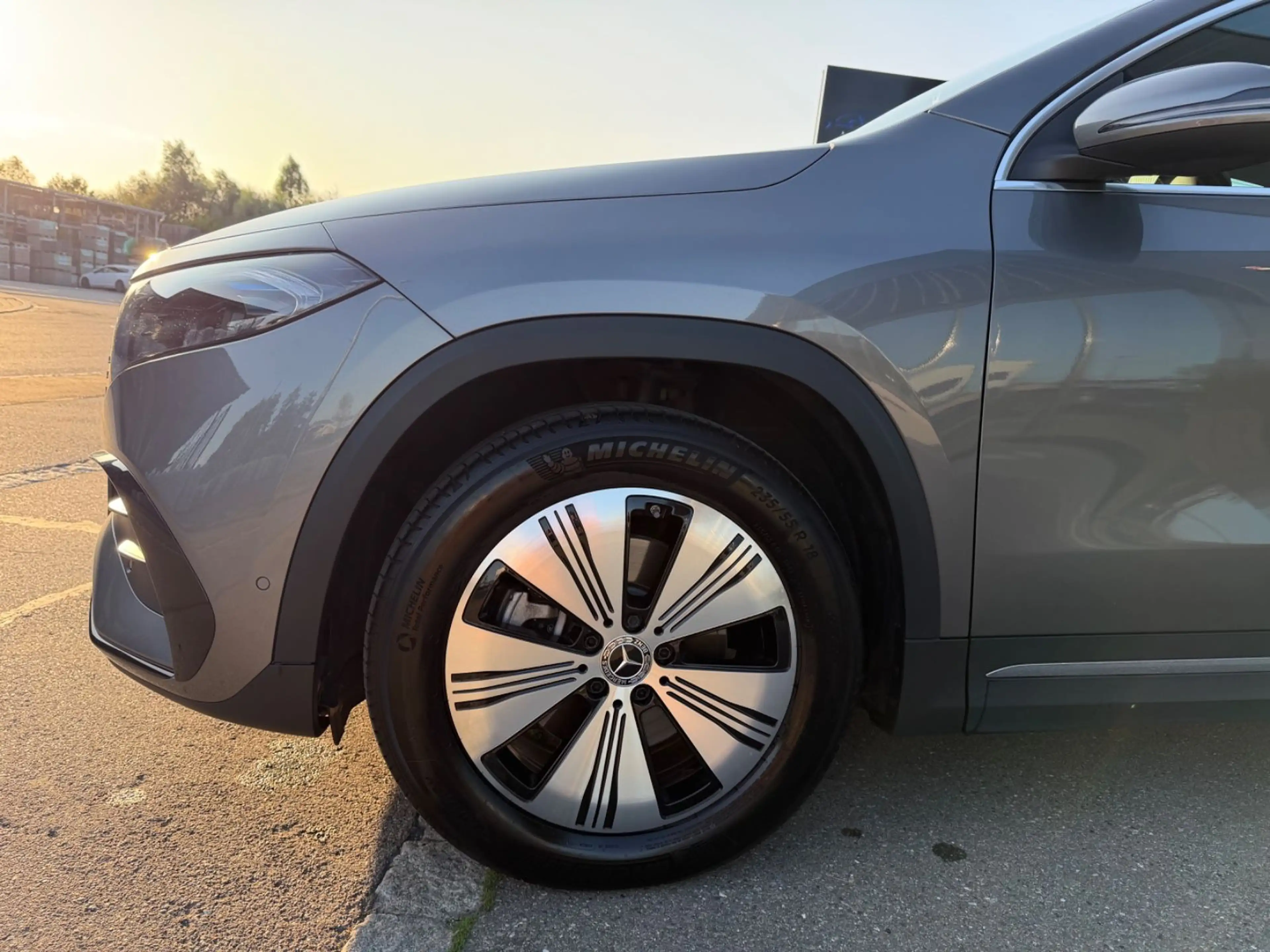 Mercedes-Benz EQA EQA 250+ AMG Optik LED Kamera Navi 70,5 KW — photo 10