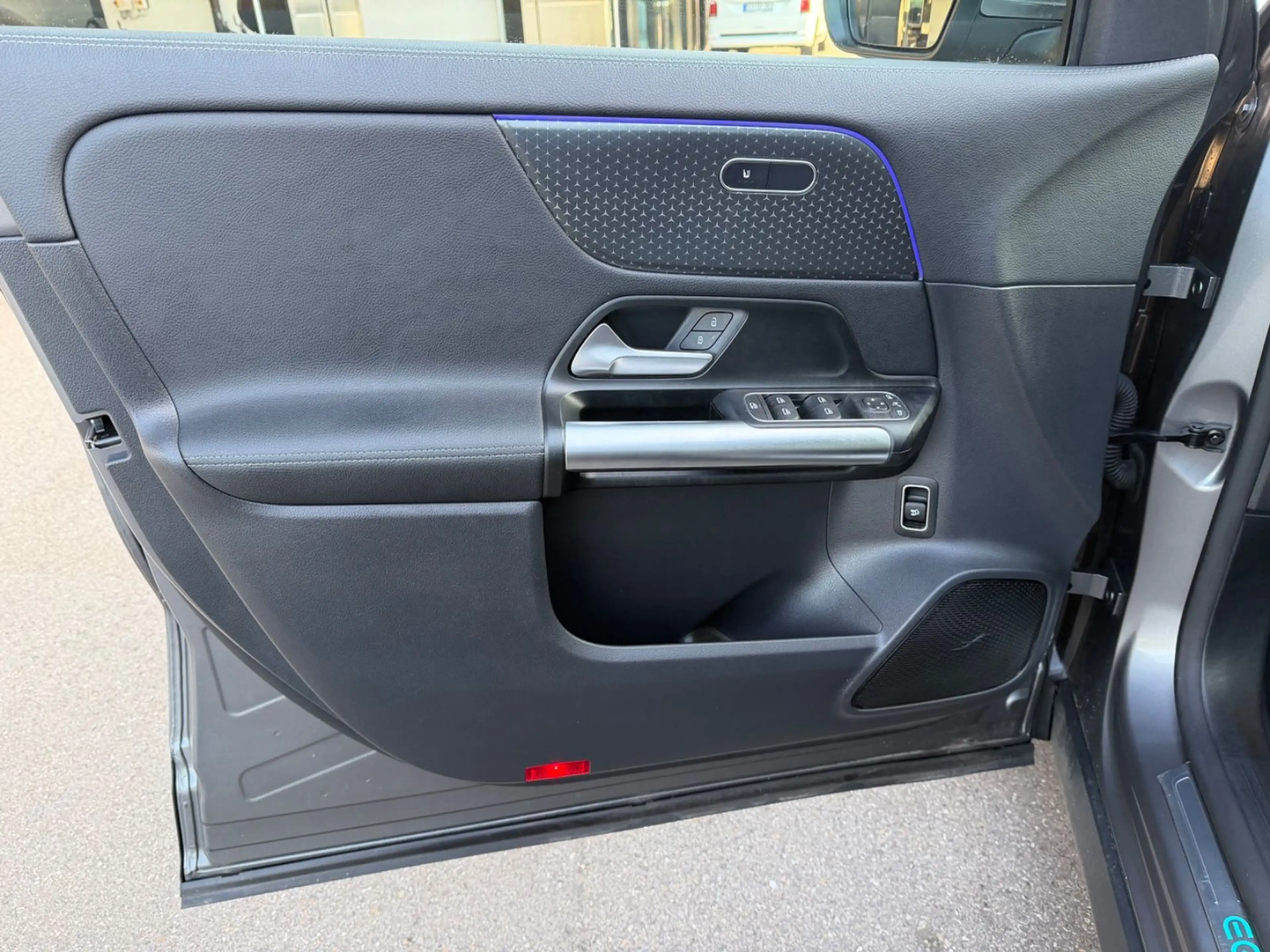Mercedes-Benz EQA EQA 250+ AMG Optik LED Kamera Navi 70,5 KW — photo 14