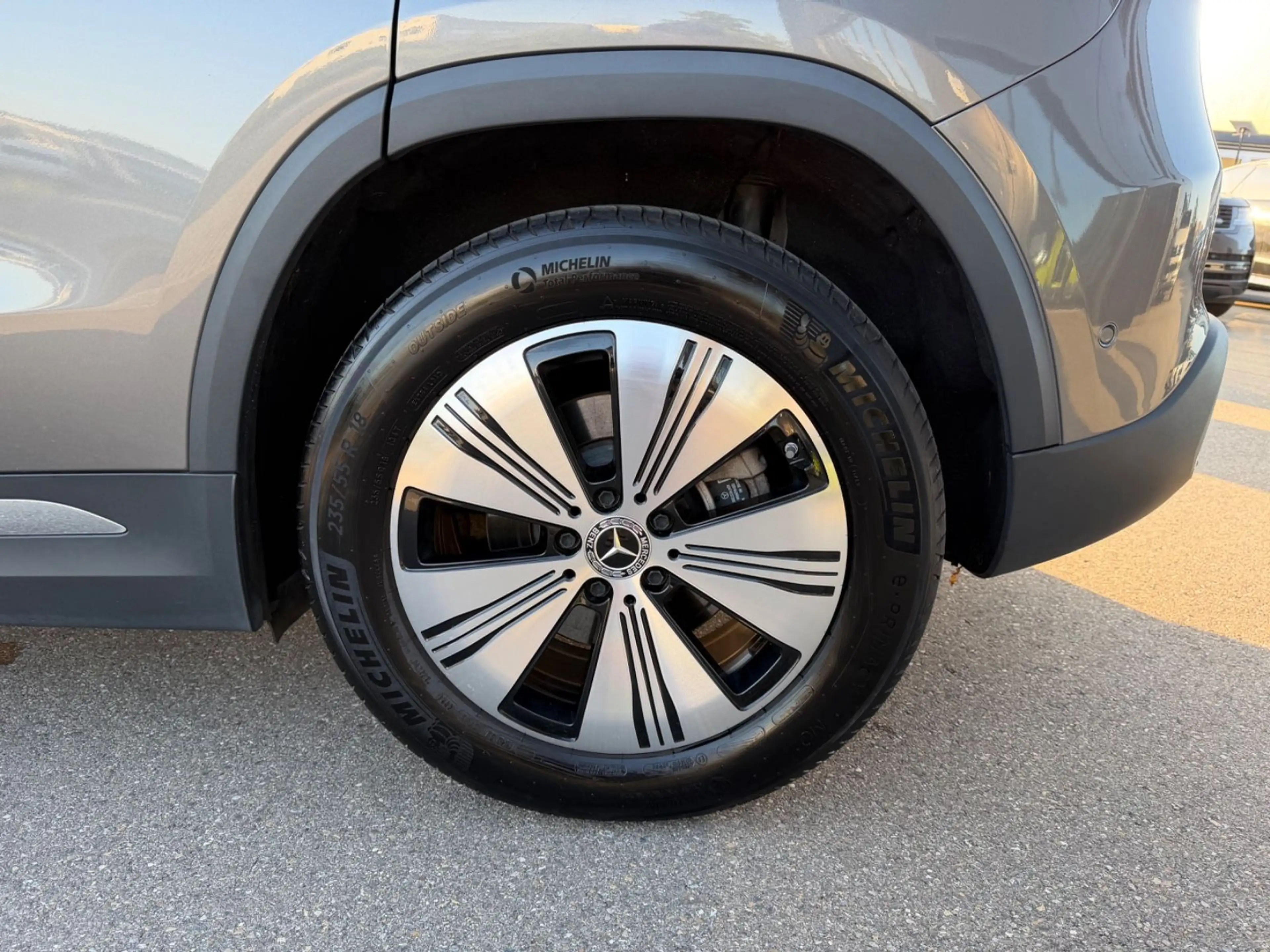 Mercedes-Benz EQA EQA 250+ AMG Optik LED Kamera Navi 70,5 KW — photo 11