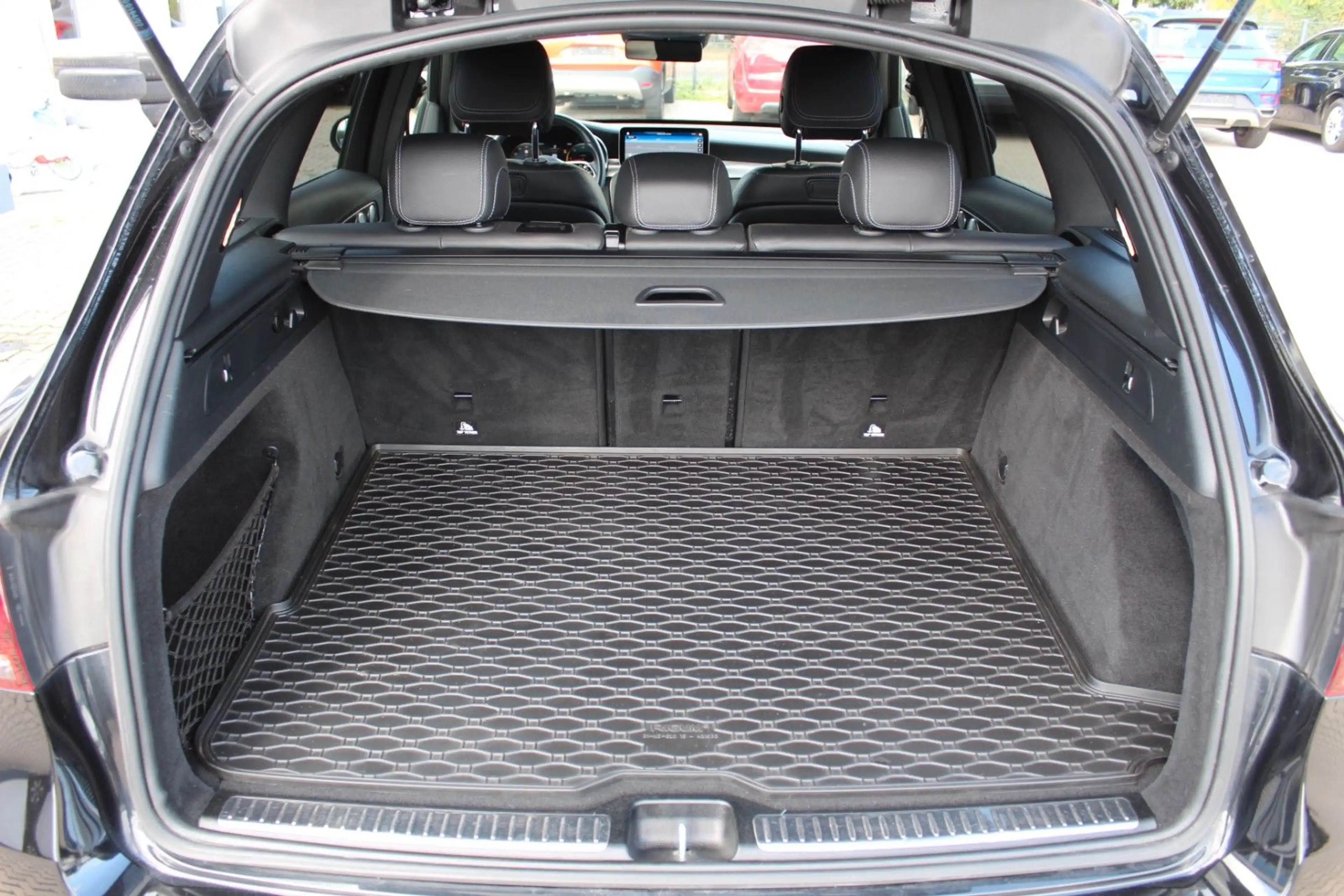 Mercedes-Benz GLC 220 4Matic Aut. Navi Pano Sitzhzg HUD ACC — photo 10