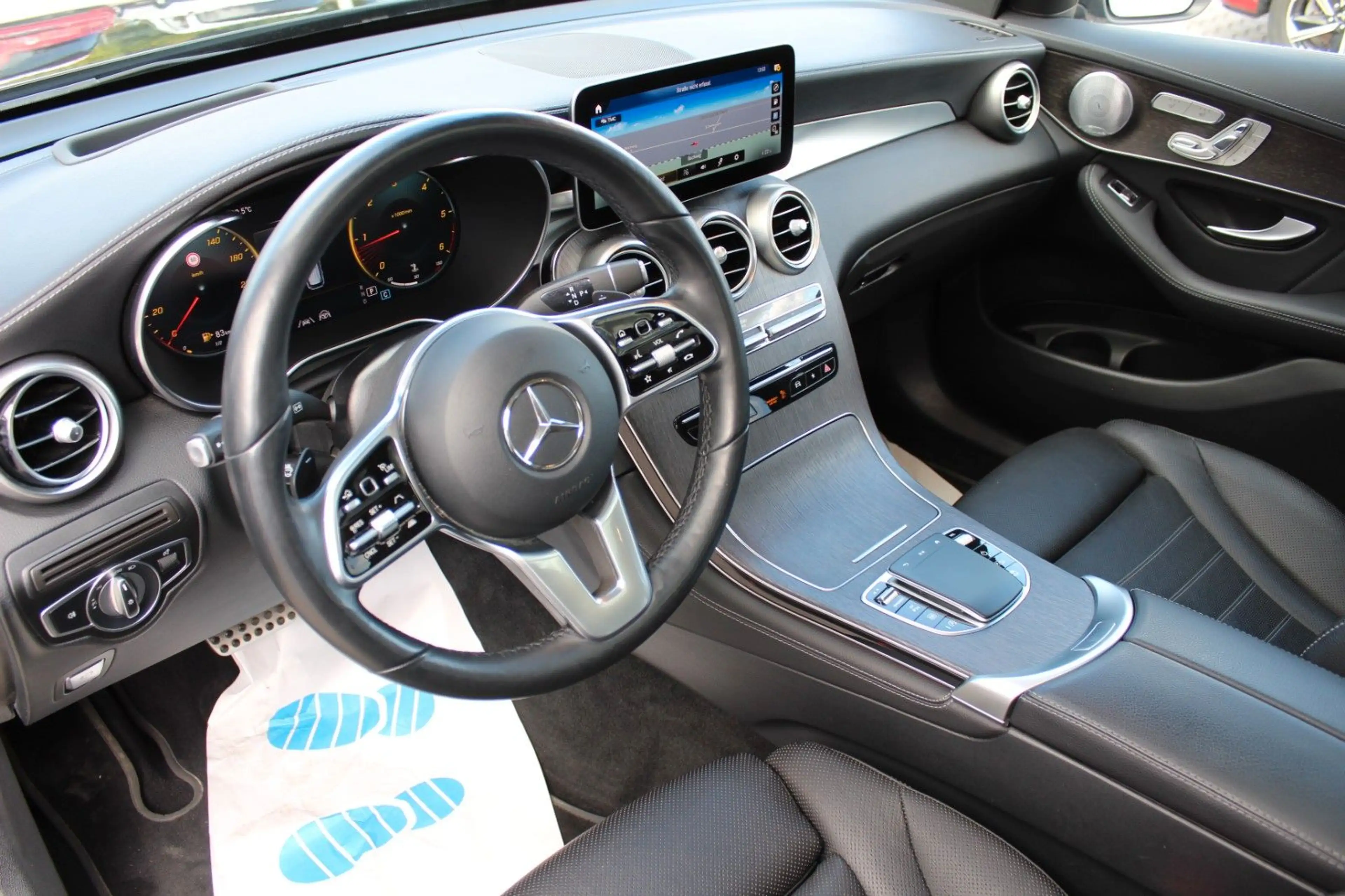 Mercedes-Benz GLC 220 4Matic Aut. Navi Pano Sitzhzg HUD ACC — photo 13