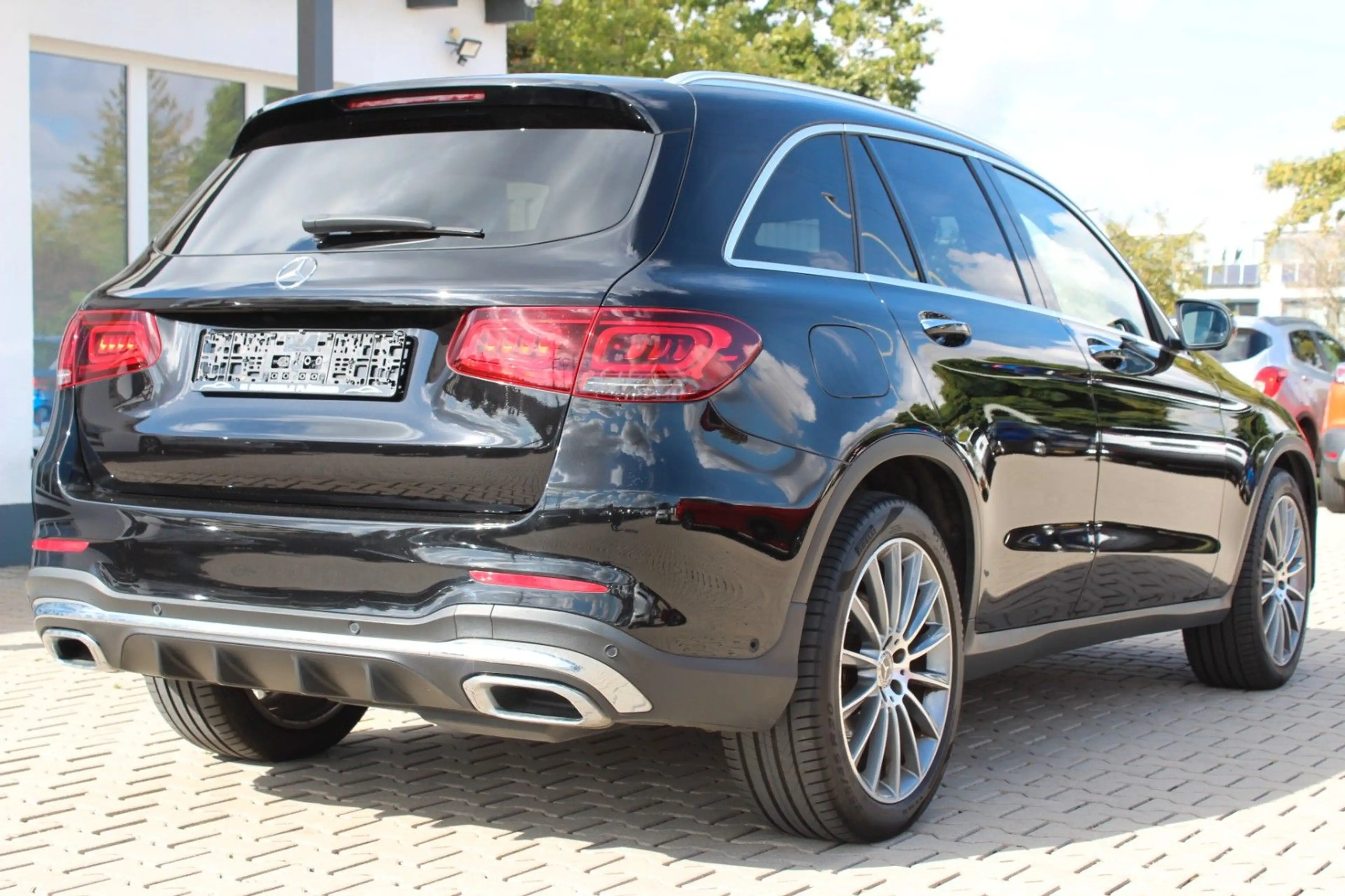 Mercedes-Benz GLC 220 4Matic Aut. Navi Pano Sitzhzg HUD ACC — photo 6