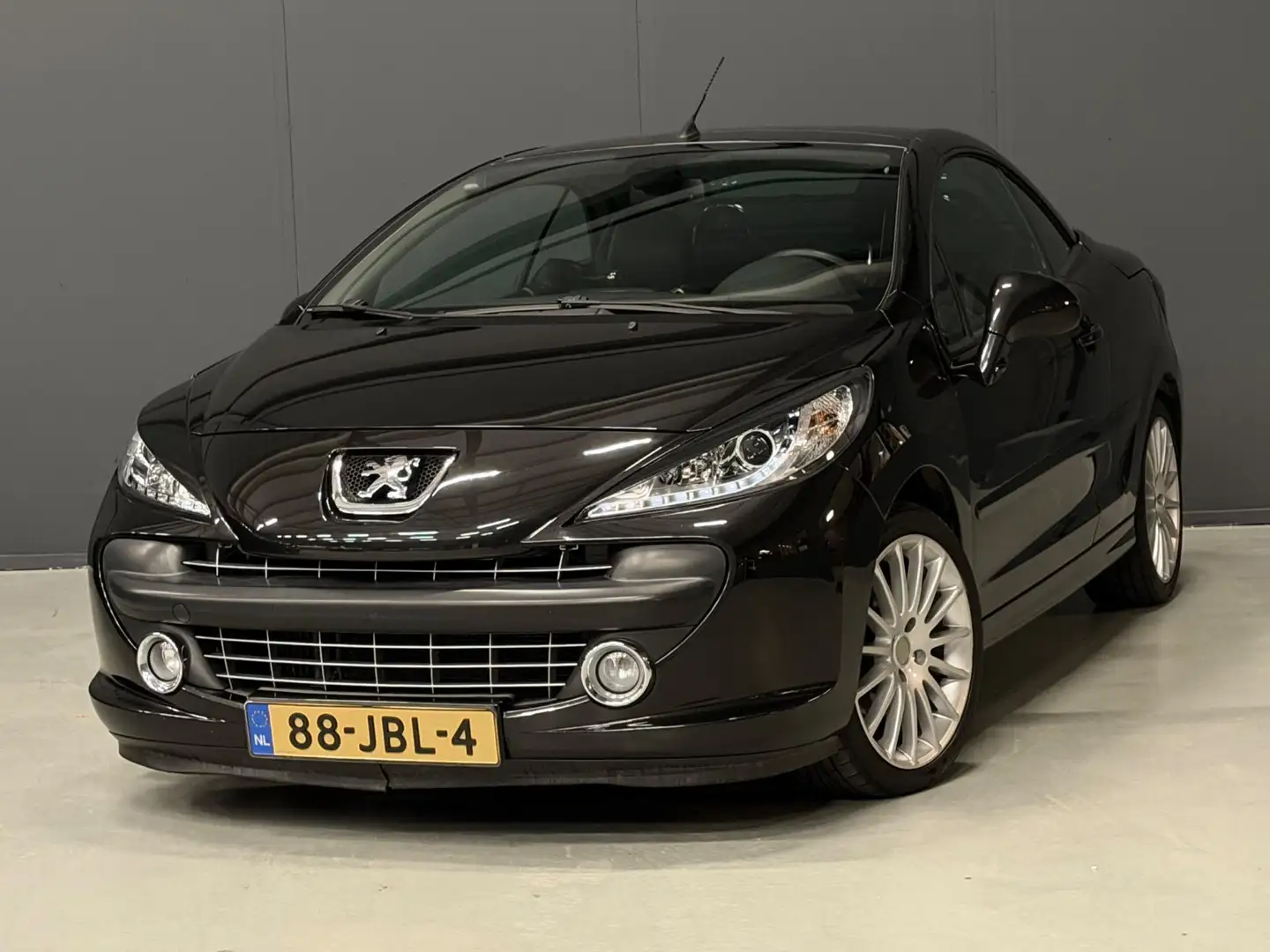 Peugeot 207 CC 1.6-16V T Roland Garros CARPLAY/STOELVERW/CRUIS Noir - 2